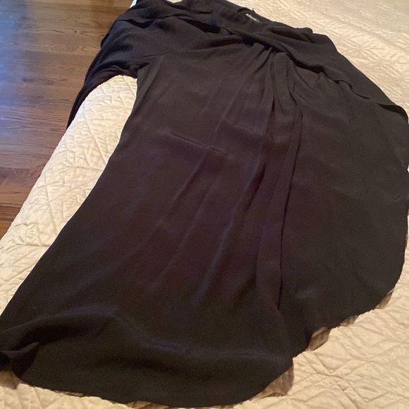 Black palazzo pants that look like a split maxi skirt, side leg has slit. - Picture 5 of 10
